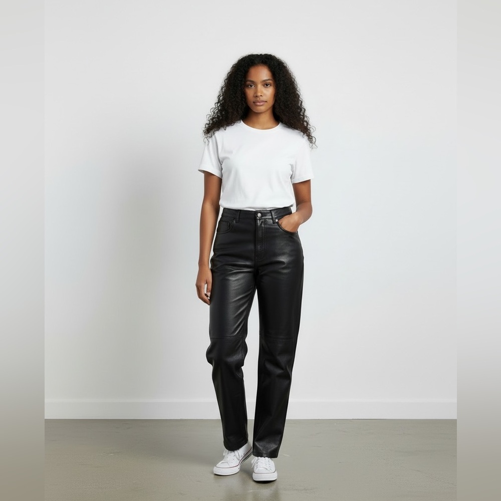Vintage Women’s Black Leather Pants Sz 42 Waist is Stretchy